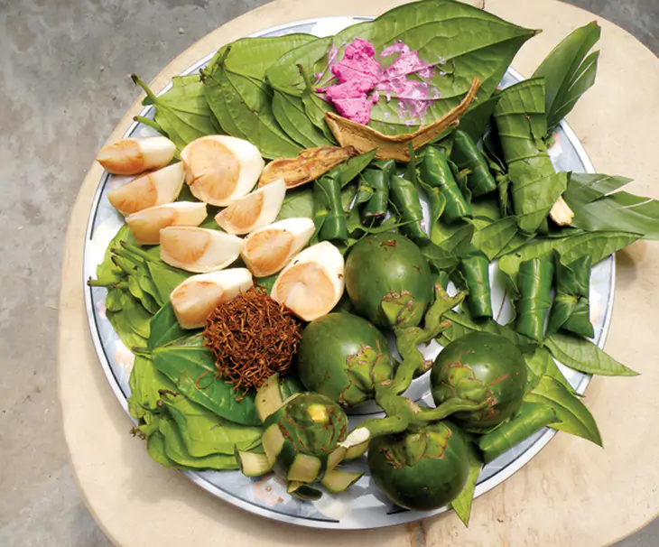 Cau ăn cùng trầu